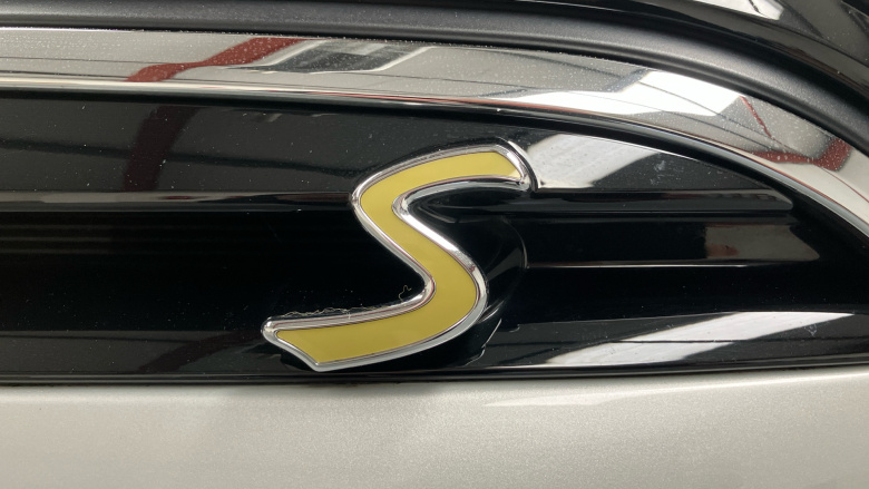 MINI Hatchback 135kW Cooper S Level 2 33kWh 3dr Auto Electric Hatchback